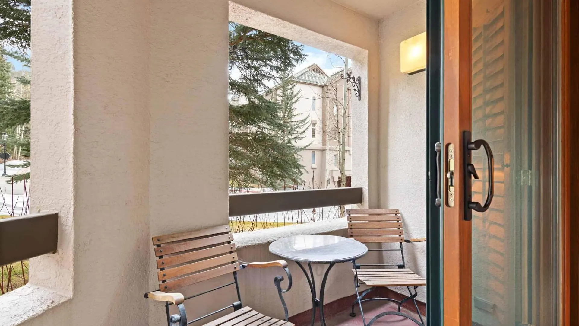 Kiva 235 By East West Hospitality * Beaver Creek