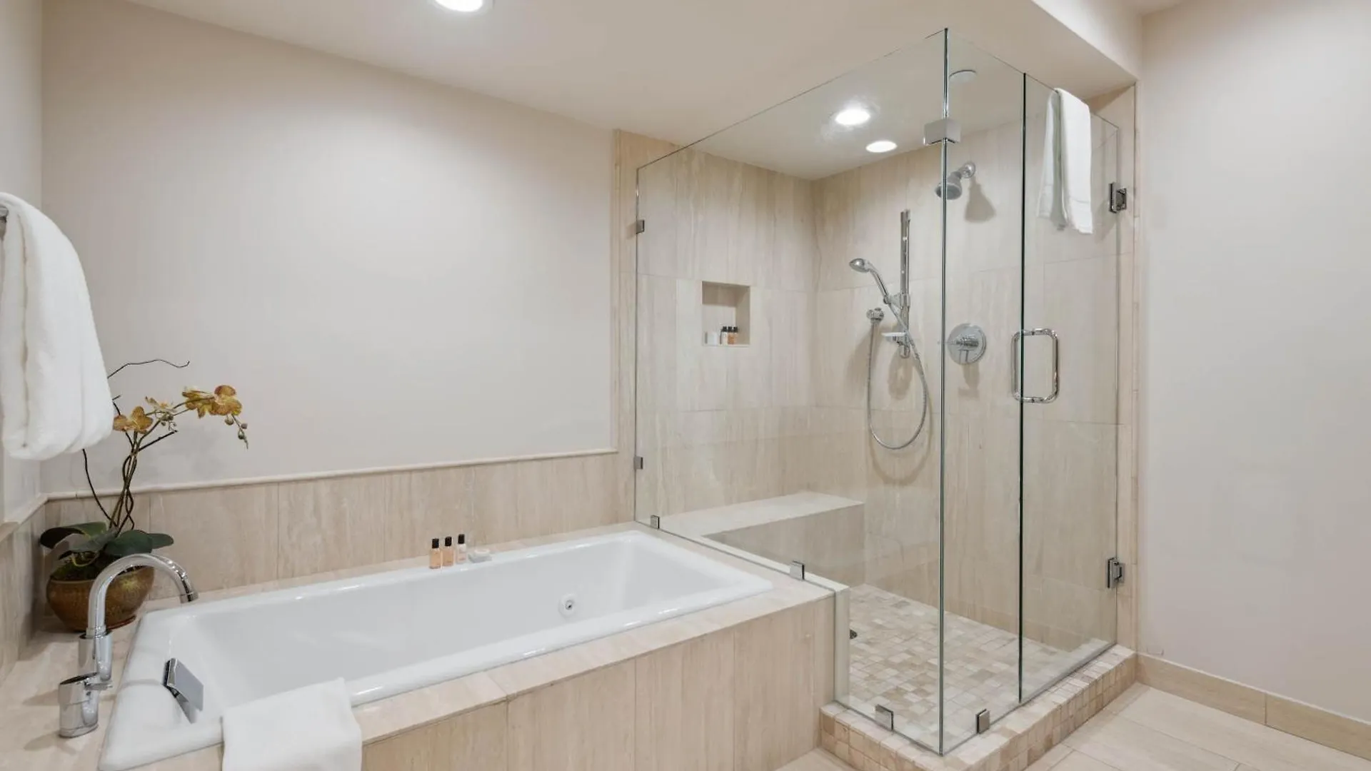 Apartment Hyatt 01 By East West Hospitality *