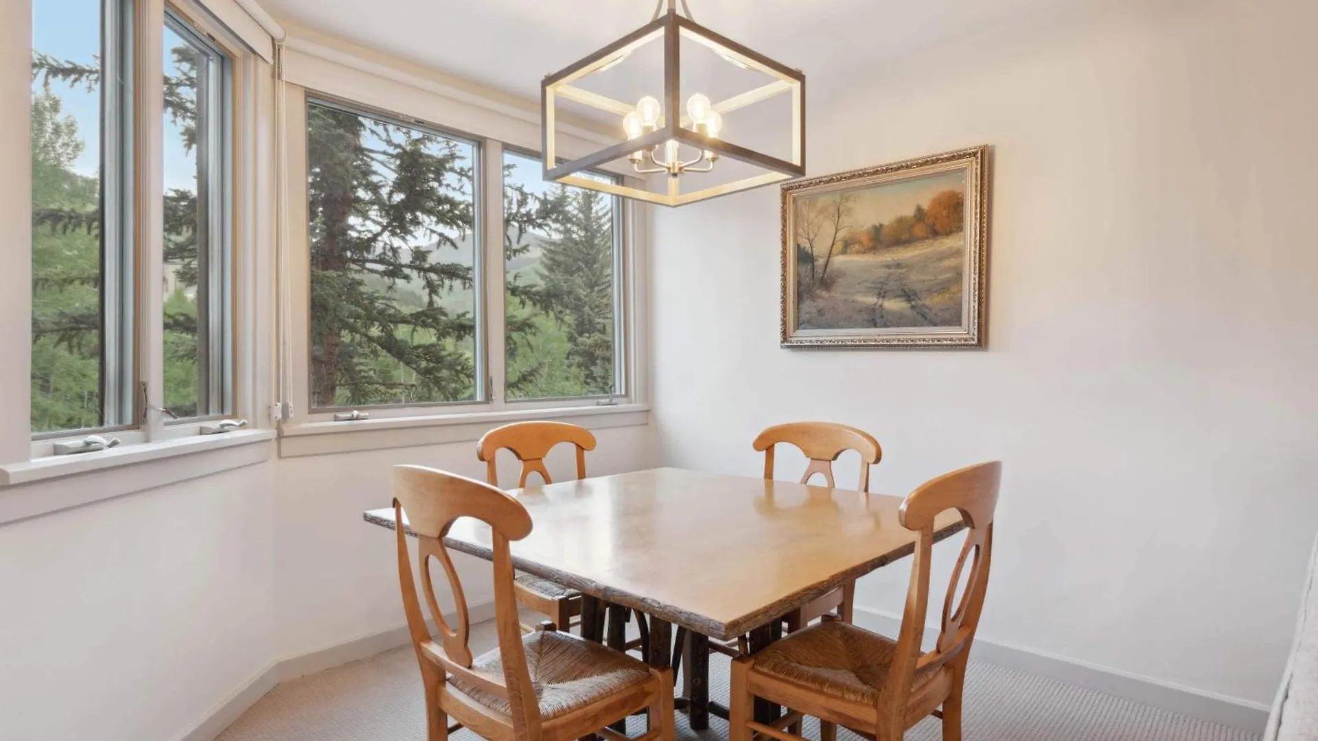 Kiva 329 By East West Hospitality *