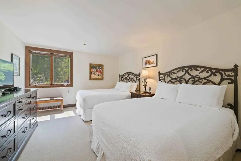 Kiva 123 By East West Hospitality *