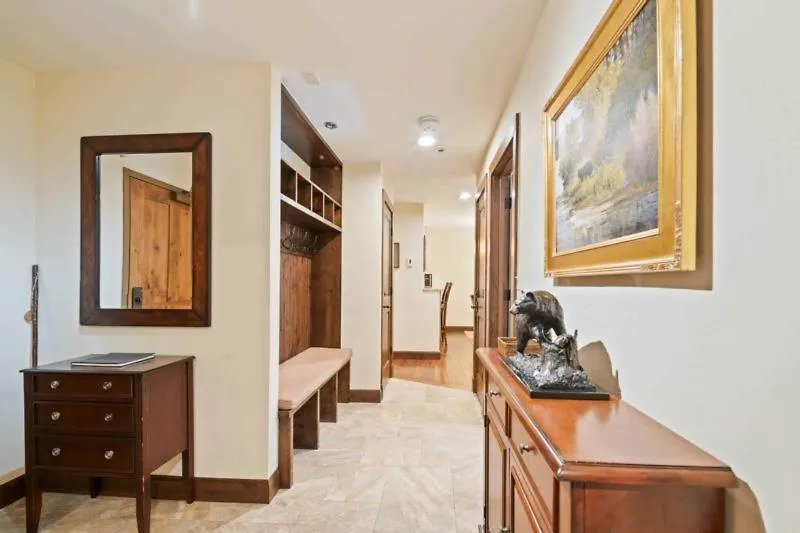 Kiva 123 By East West Hospitality Apartment