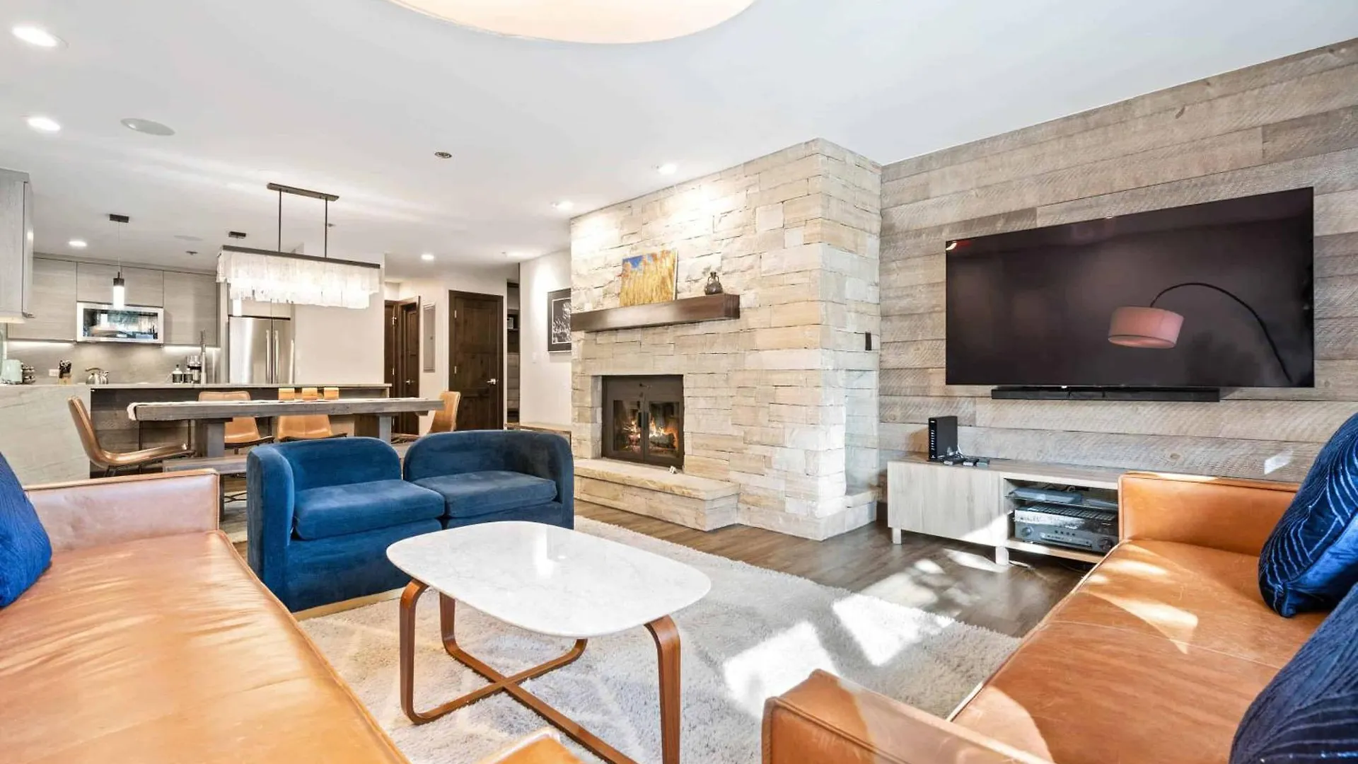 Kiva 125 By East West Hospitality
