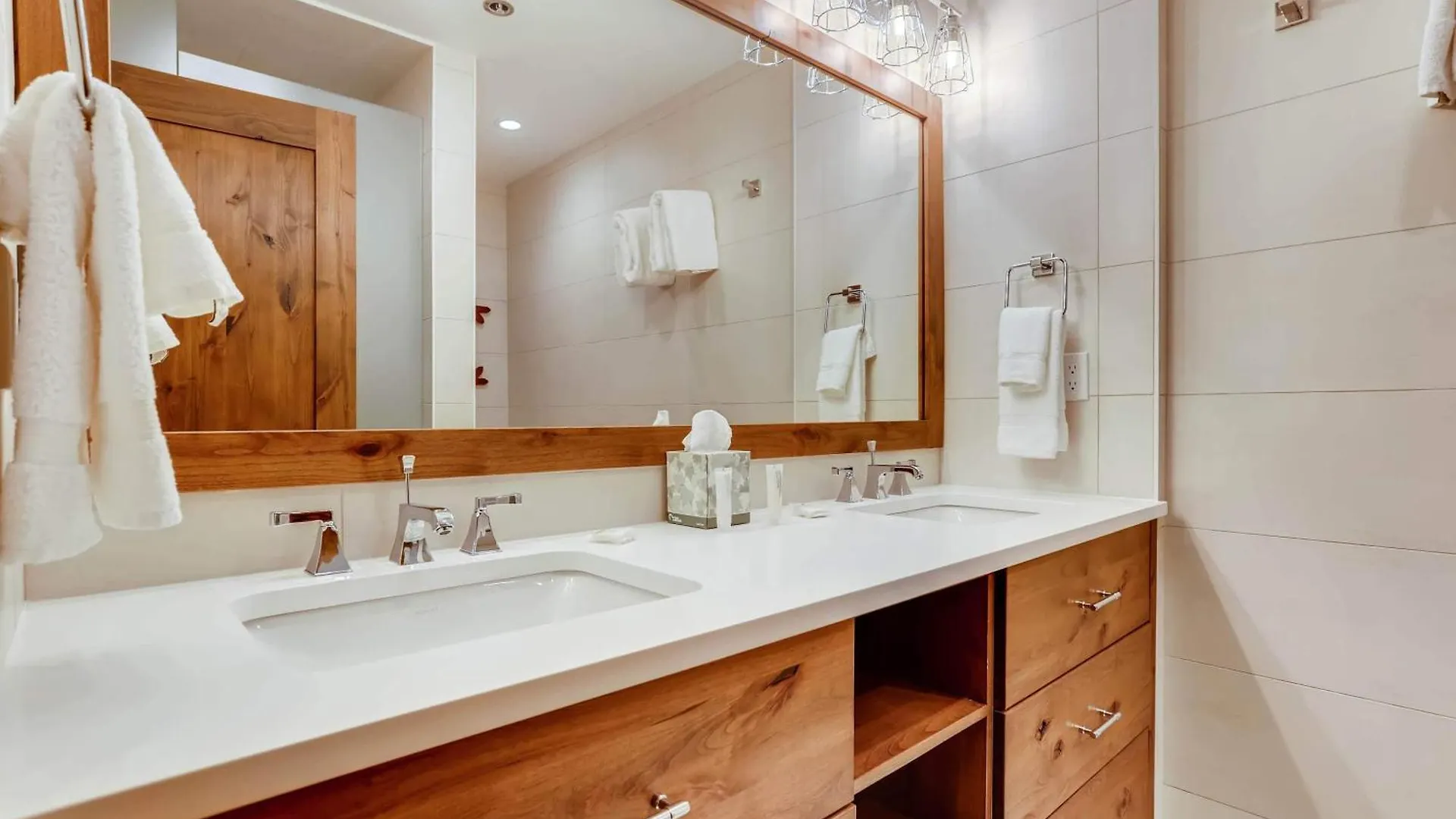 Kiva 126 By East West Hospitality Apartment