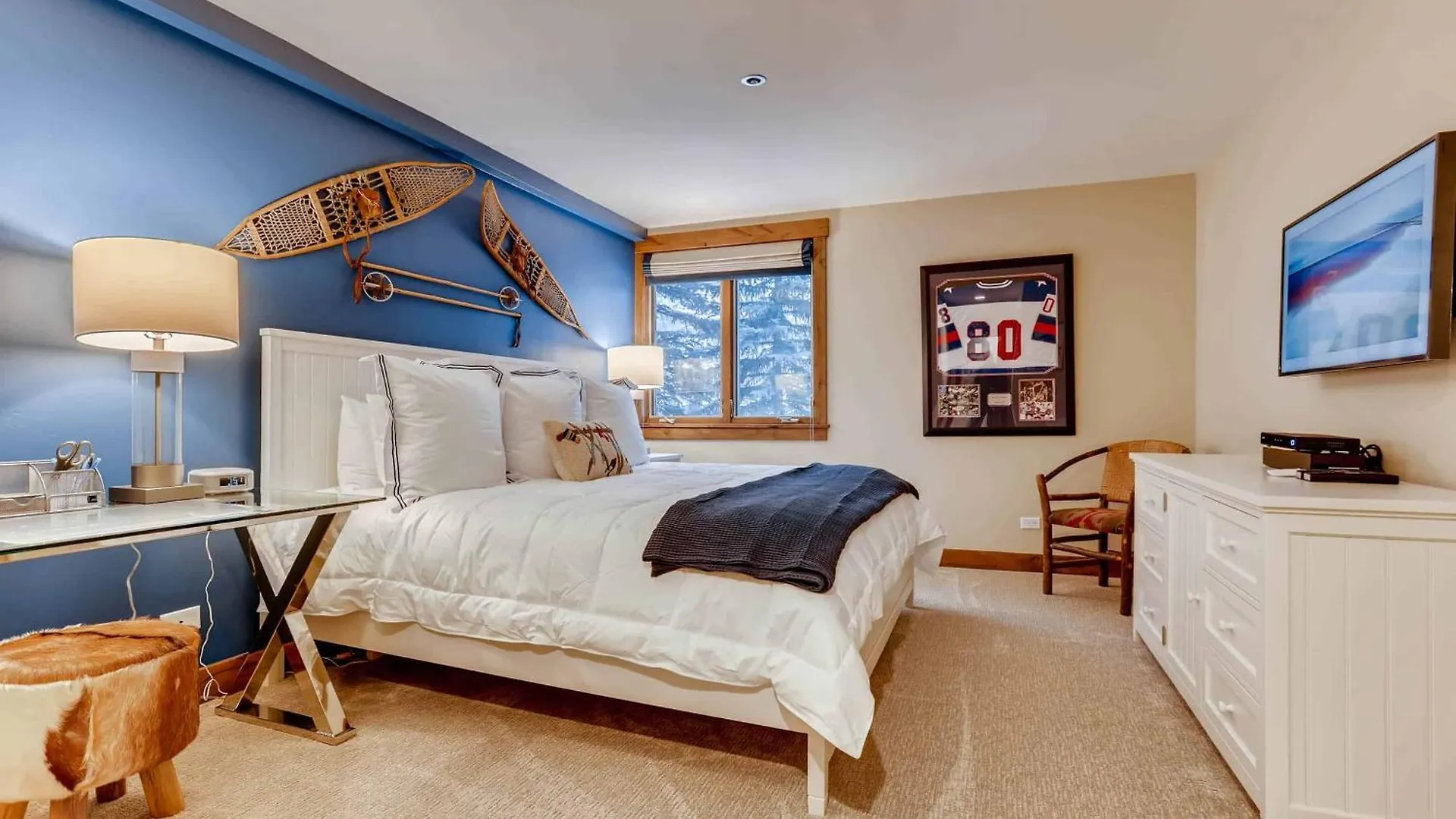 Kiva 126 By East West Hospitality *