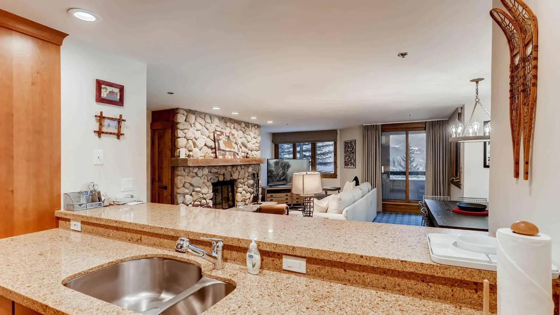Kiva 126 By East West Hospitality