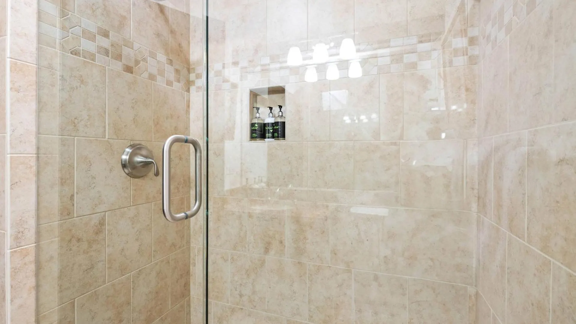 Kiva 227 By East West Hospitality *
