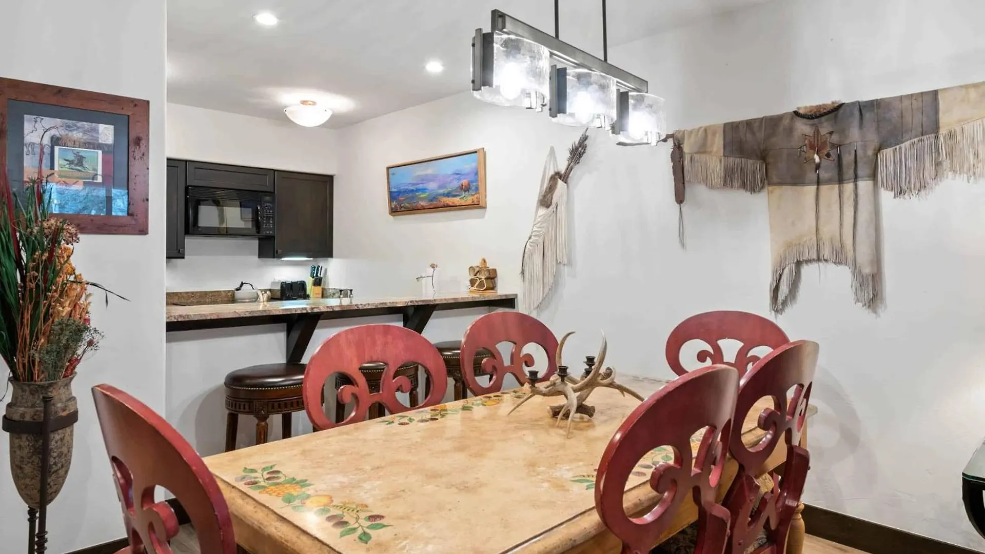 Kiva 227 By East West Hospitality