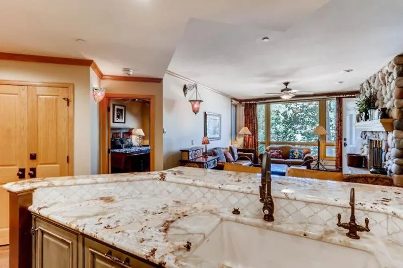 Highlands Westview 102 By East West Hospitality Apartment Beaver Creek