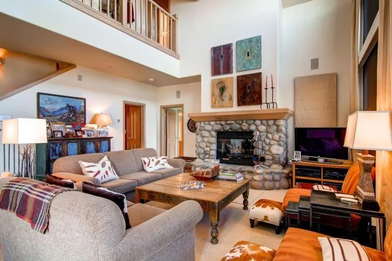 Highlands Slopeside 505 By East West Hospitality