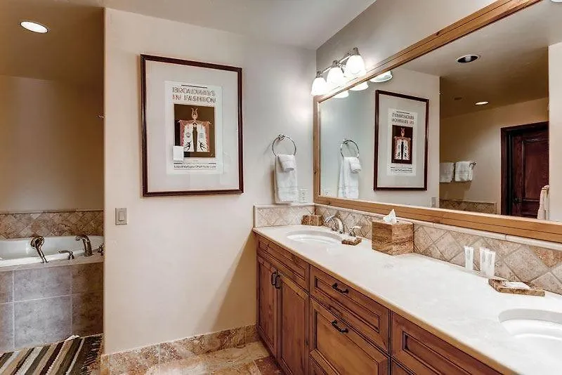Highlands Slopeside 213 By East West Hospitality * Beaver Creek