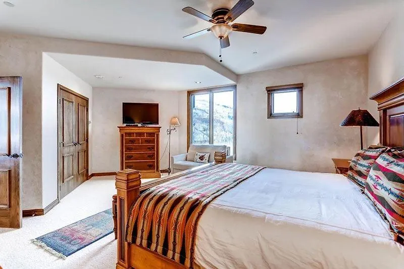 Highlands Slopeside 213 By East West Hospitality Apartment Beaver Creek