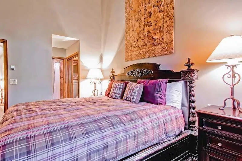 Highlands 405 By East West Hospitality *