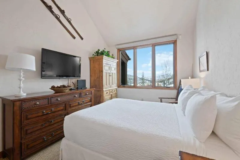Highlands 401 By East West Hospitality Apartment