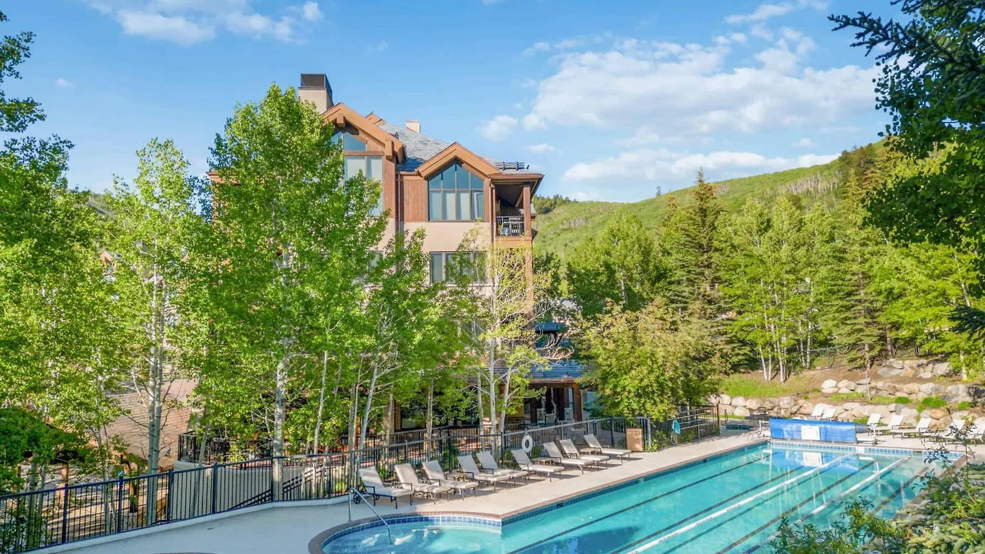 Highlands 401 By East West Hospitality *