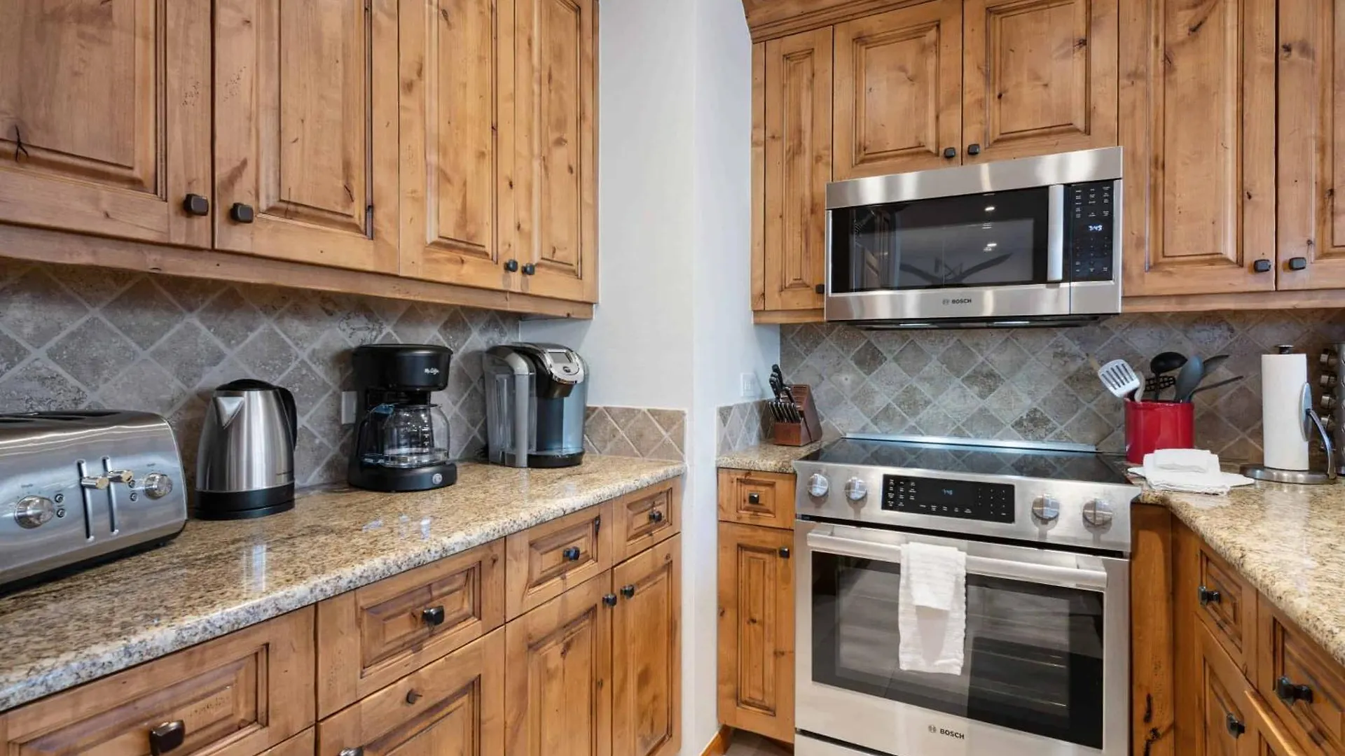Highlands 303 By East West Hospitality Apartment *