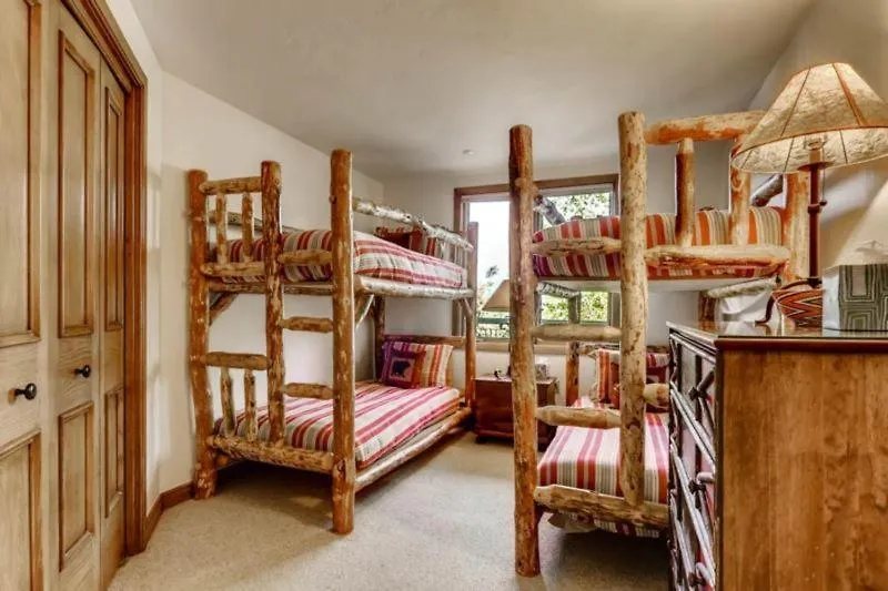 Highlands 301 By East West Hospitality