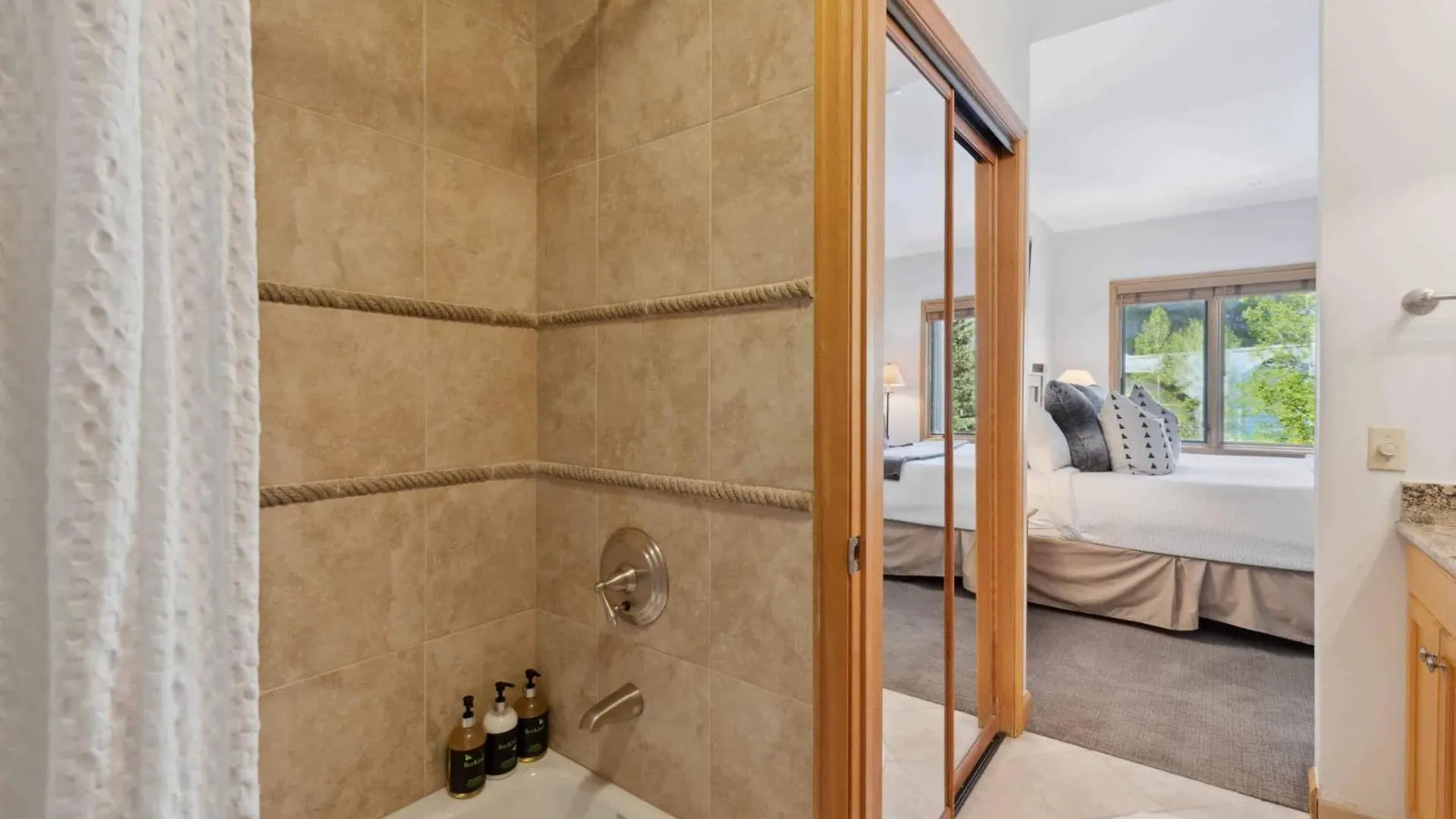 Highlands 205 By East West Hospitality Apartment *