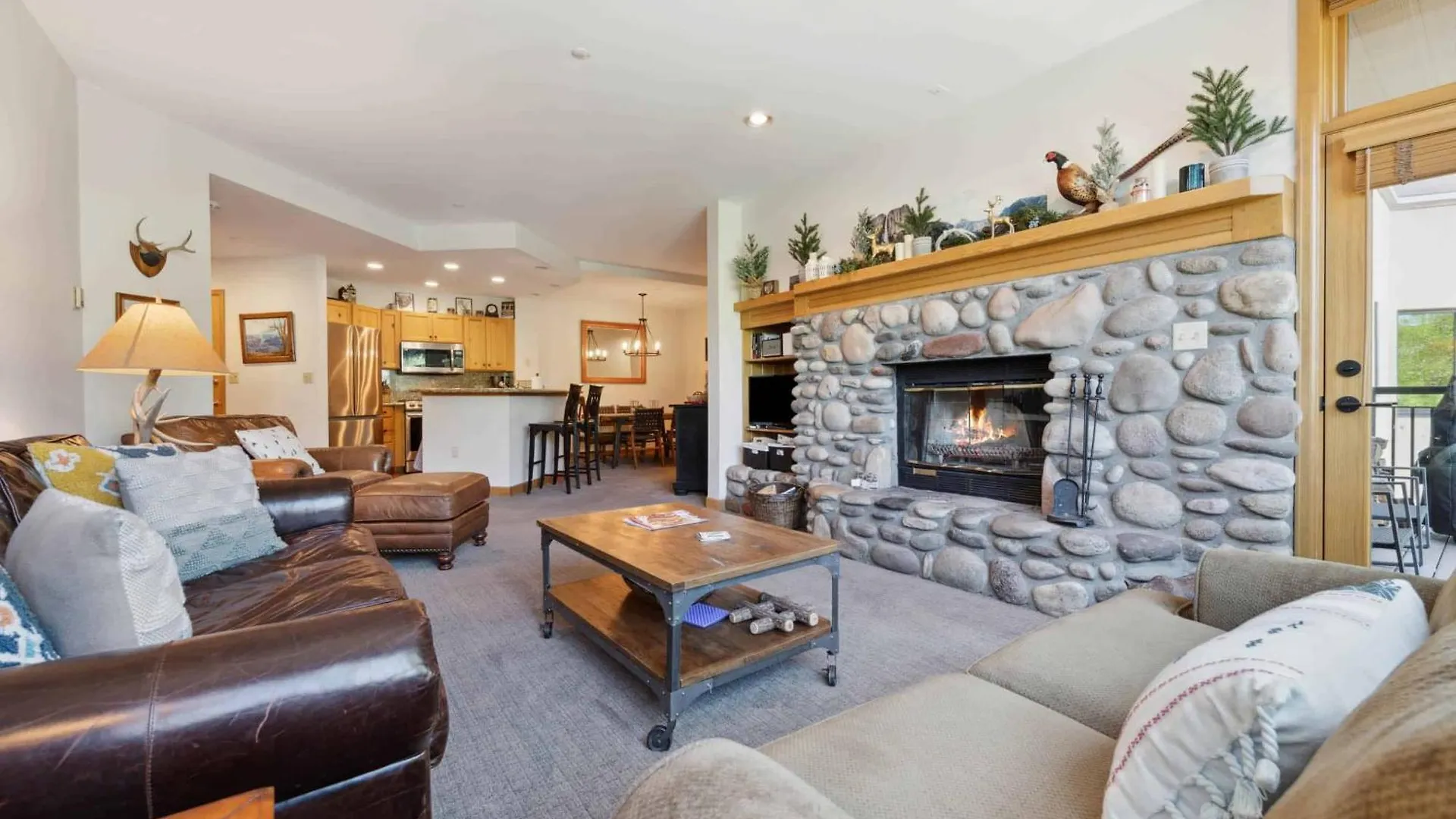 Highlands 205 By East West Hospitality Apartment