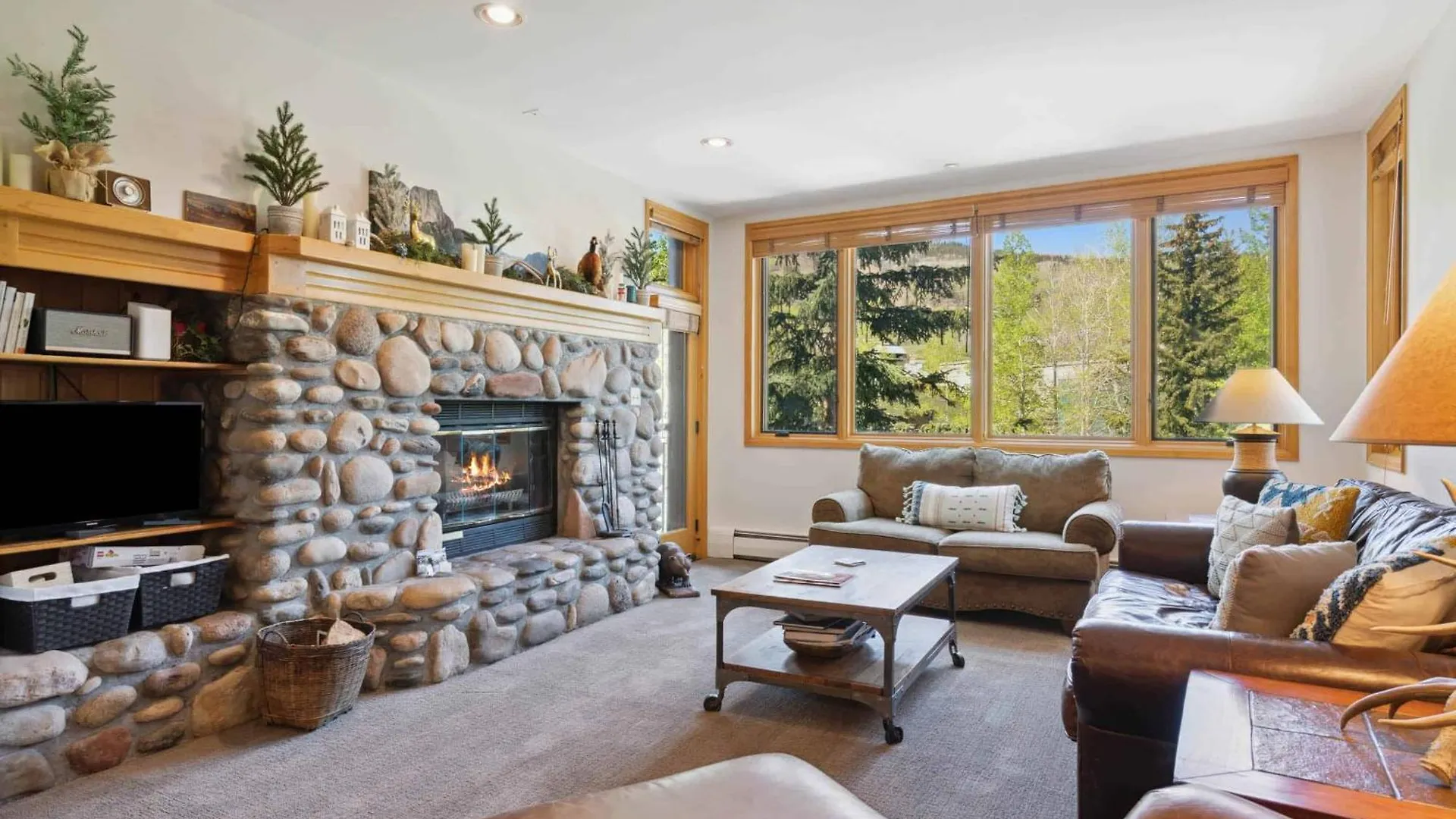 Highlands 205 By East West Hospitality *