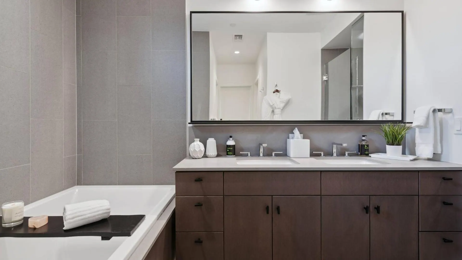 Frontgate Townhome 01 By East West Hospitality Apartment Beaver Creek