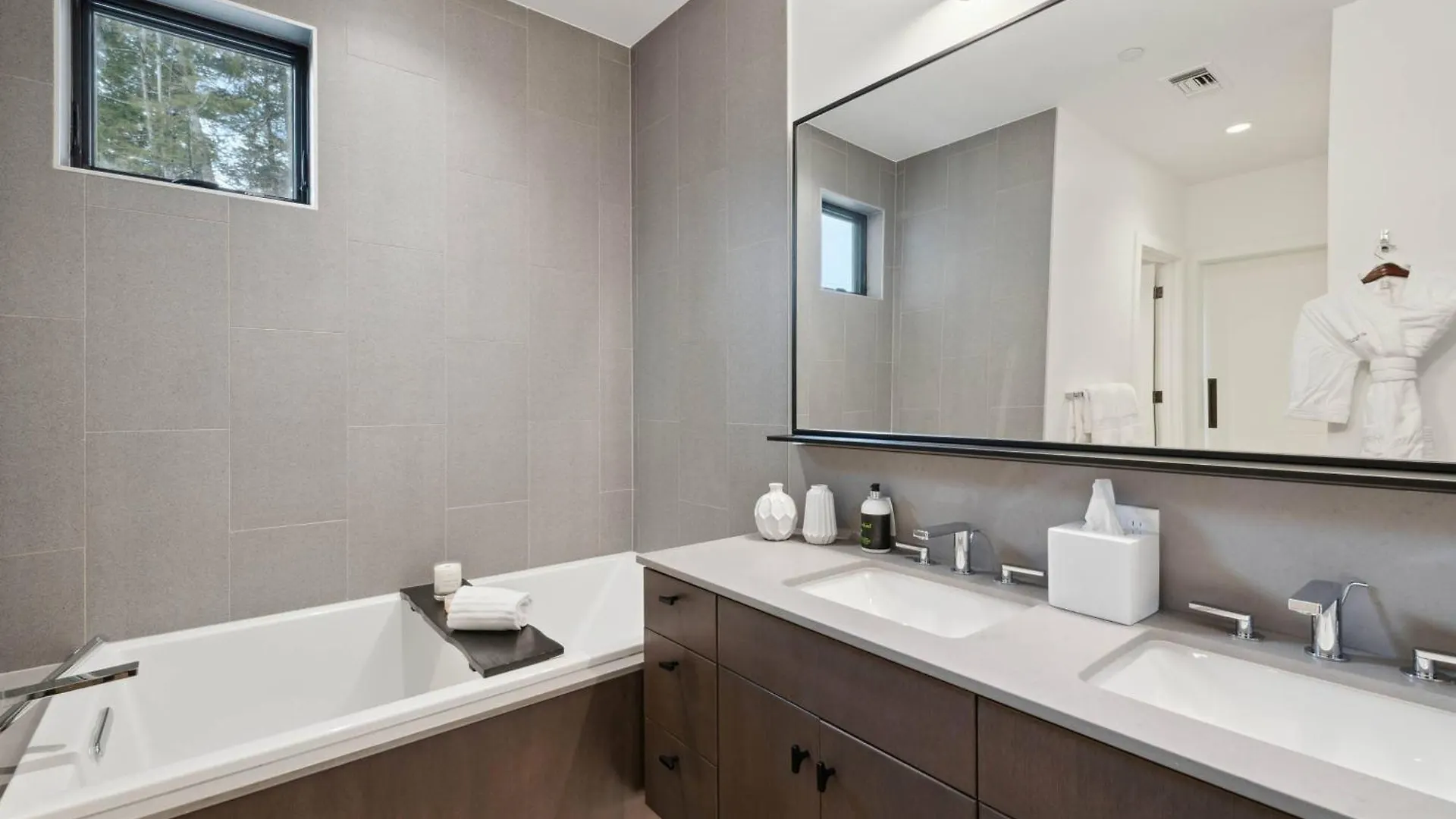 Frontgate Townhome 01 By East West Hospitality * Beaver Creek