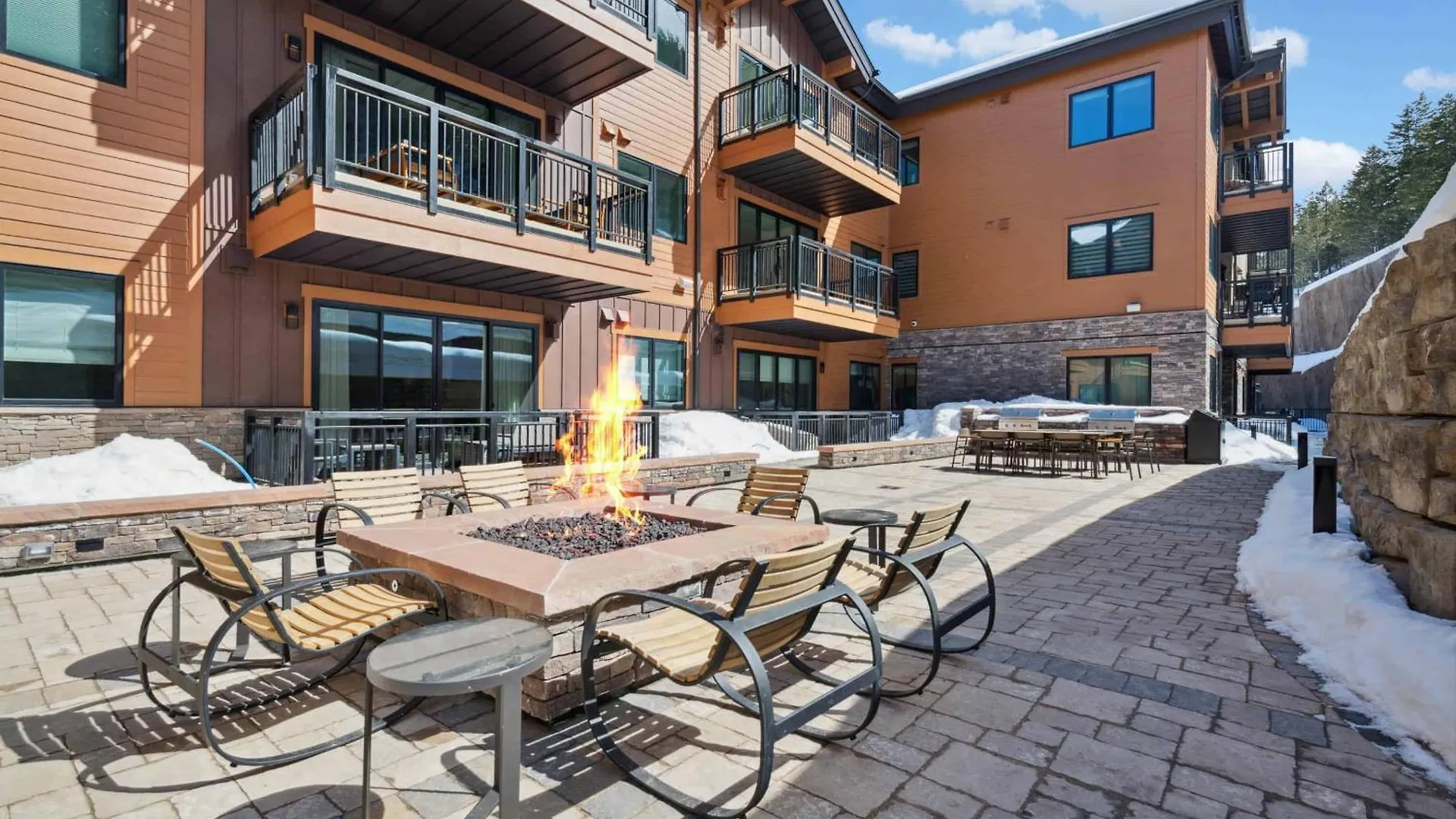 Frontgate Townhome 01 By East West Hospitality *