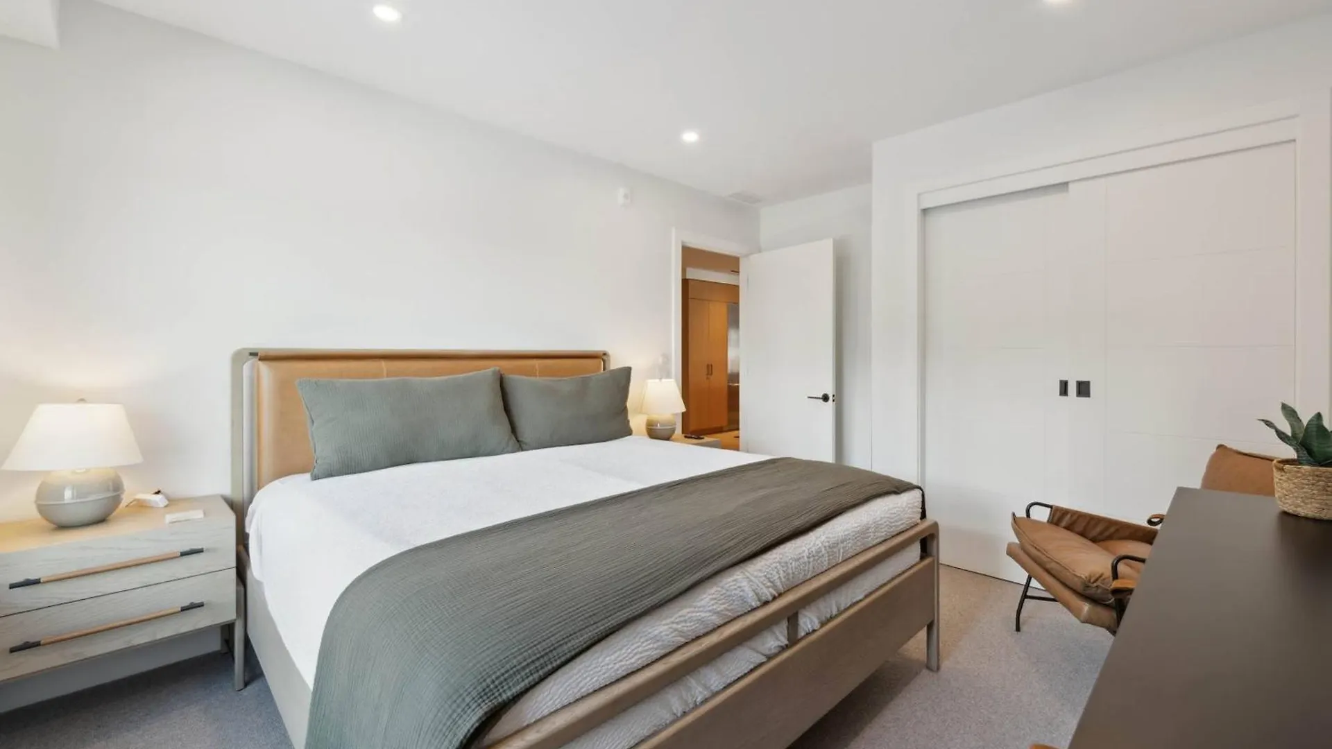 Frontgate 302 By East West Hospitality Apartment