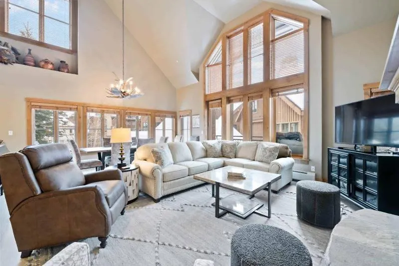 Montane 225 By East West Hospitality Apartment *