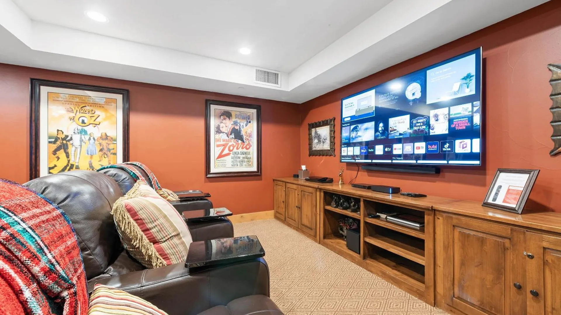Montane 225 By East West Hospitality Apartment
