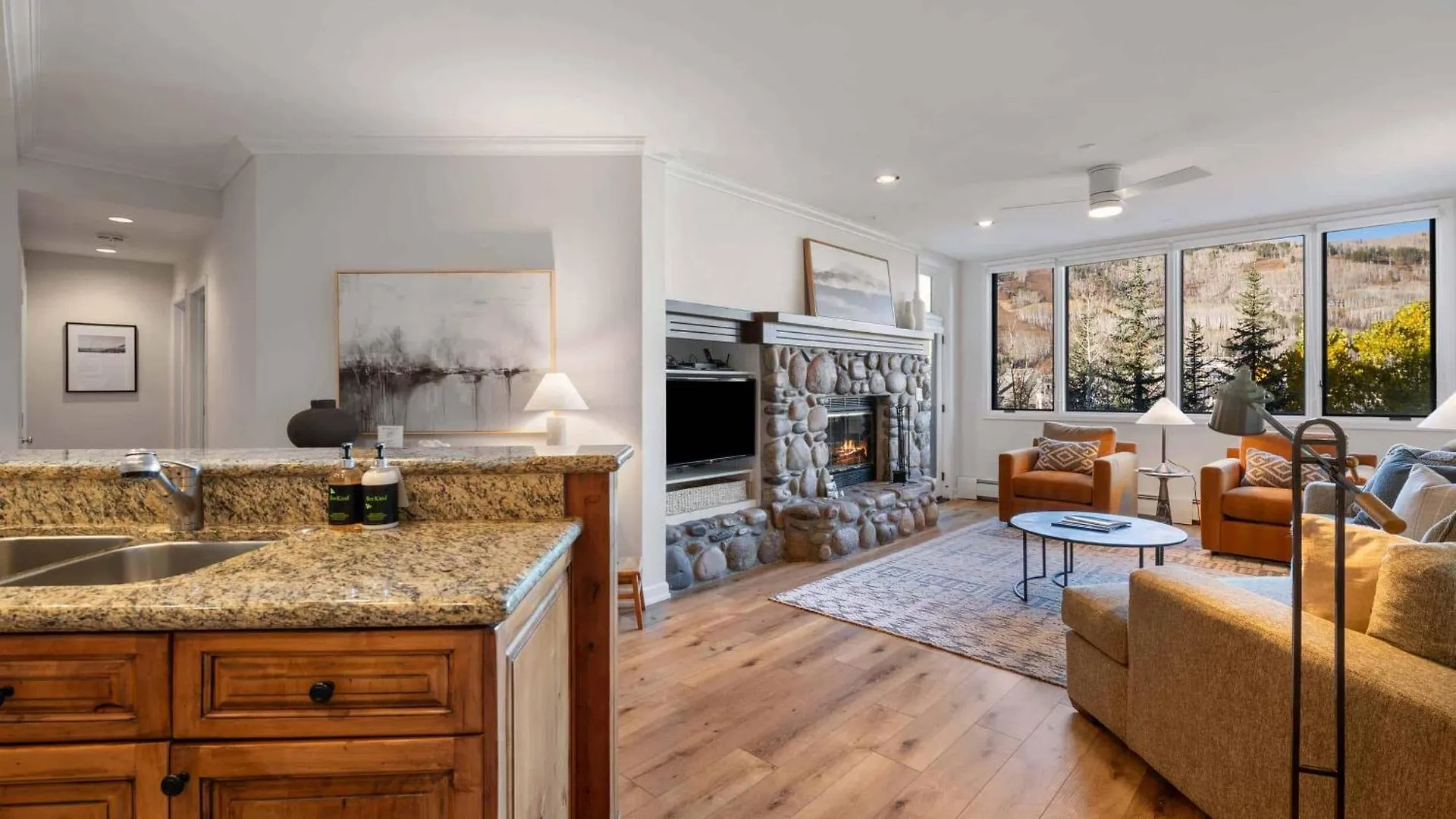 Highlands 307 By East West Hospitality *