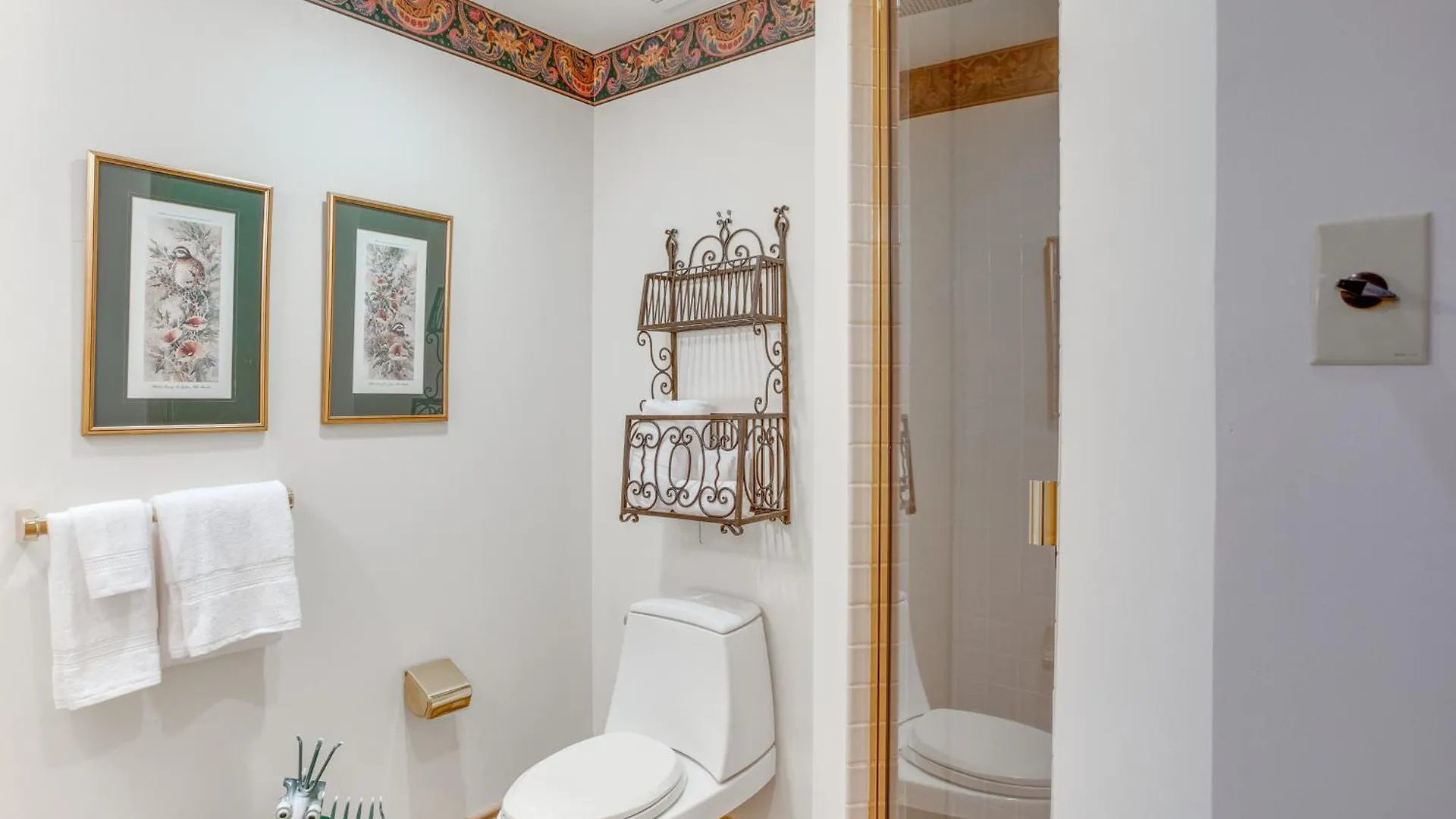 Luxury True Ski-inandski-out Apartment! Apartment