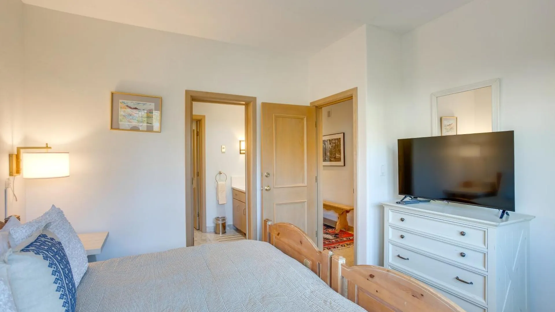 Luxury True Ski-inandski-out Apartment! Beaver Creek