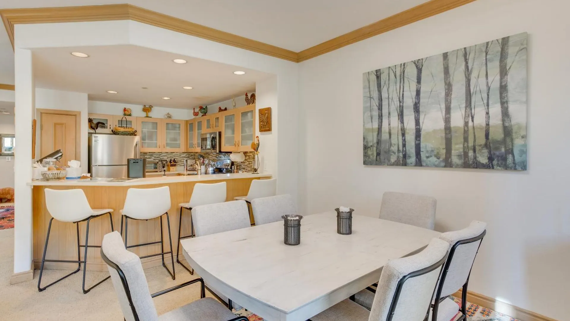 Luxury True Ski-inandski-out Apartment! *
