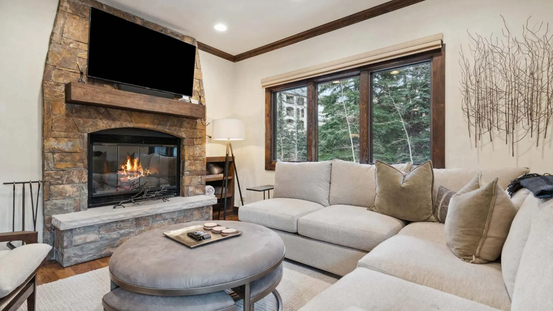 Apartment The Charter At E110 Beaver Creek