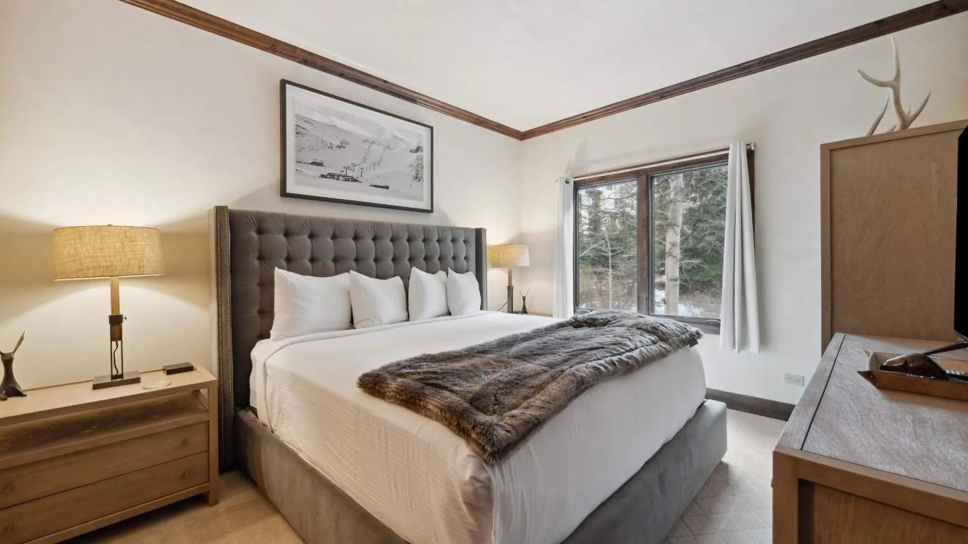 Apartment The Charter At E110 Beaver Creek