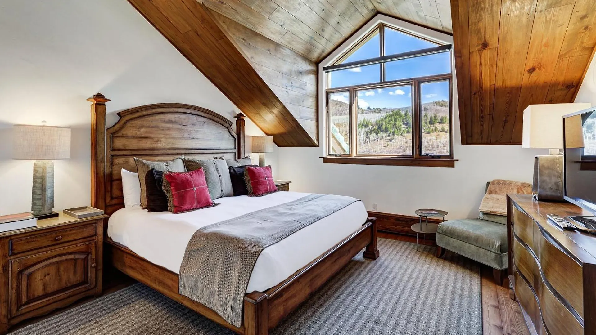 The Pines Lodge, A Rockresort Resort 4*