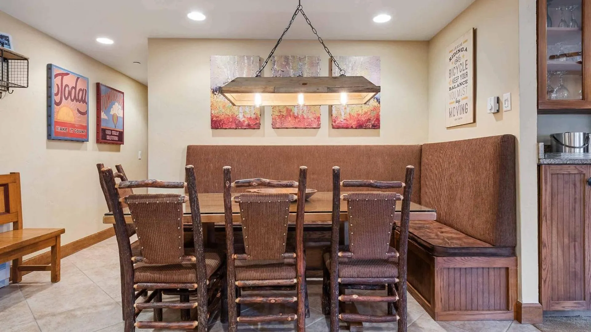 Apartment The Charter At E110 Beaver Creek