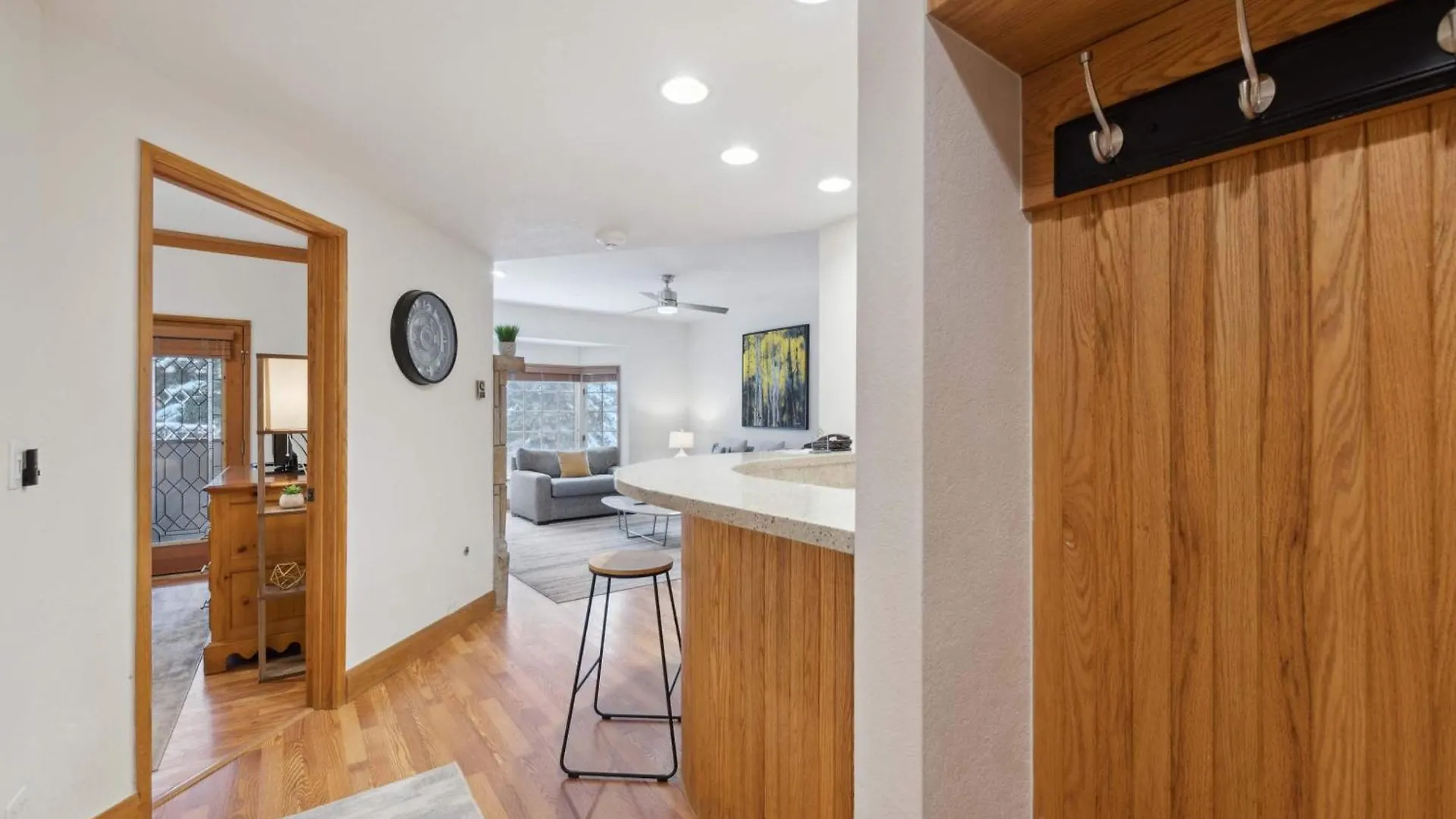 Apartment The Charter At E250