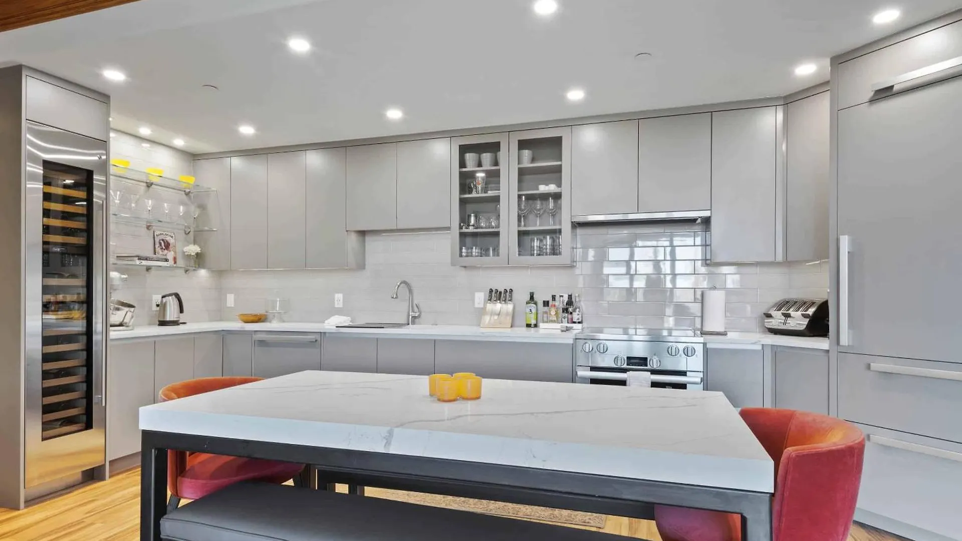 Highlands 301 By East West Hospitality *