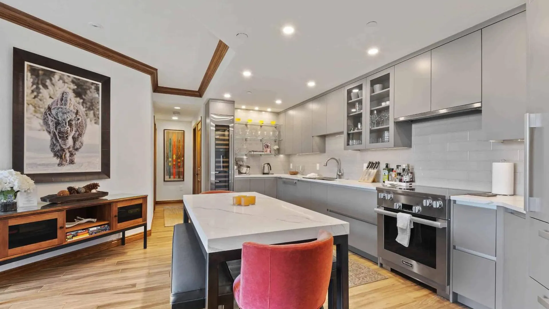 Highlands 301 By East West Hospitality *