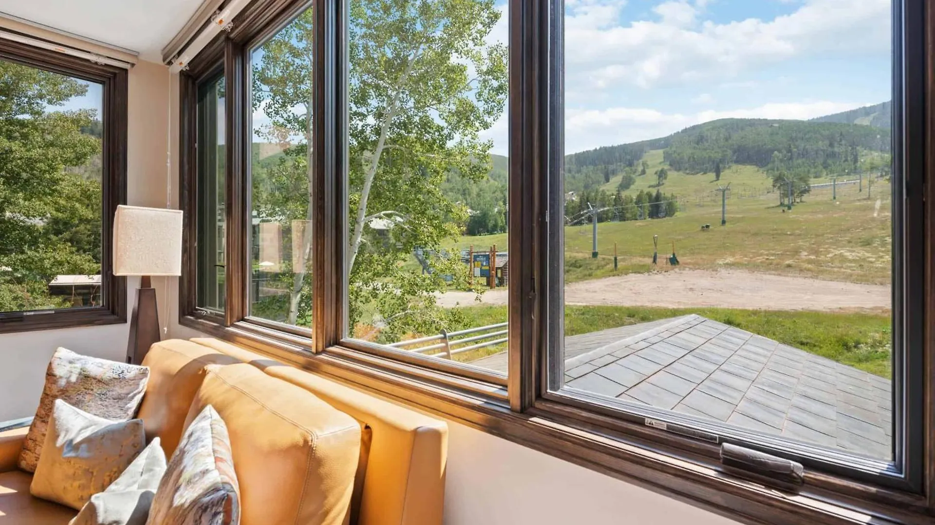 Highlands 300 By East West Hospitality Apartment
