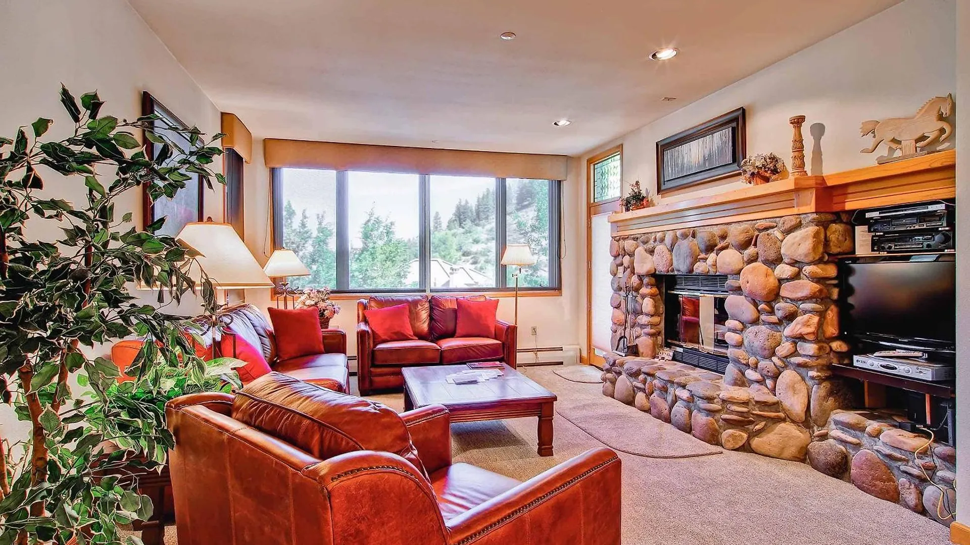Highlands 201 By East West Hospitality Apartment