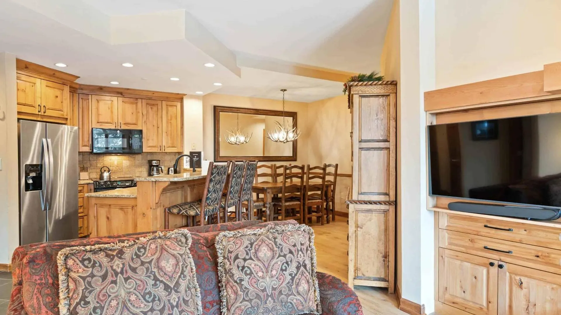 Highlands 105 By East West Hospitality Apartment