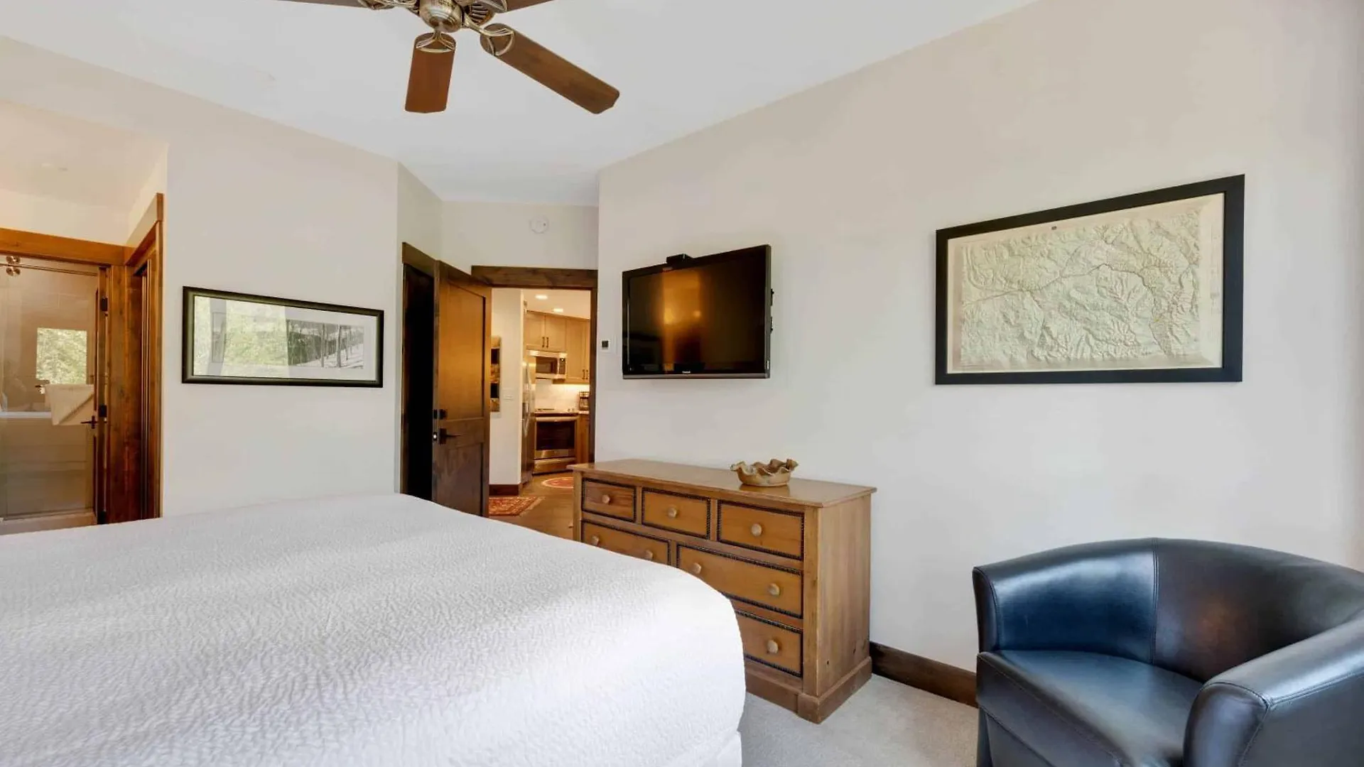 Highlands 305 By East West Hospitality