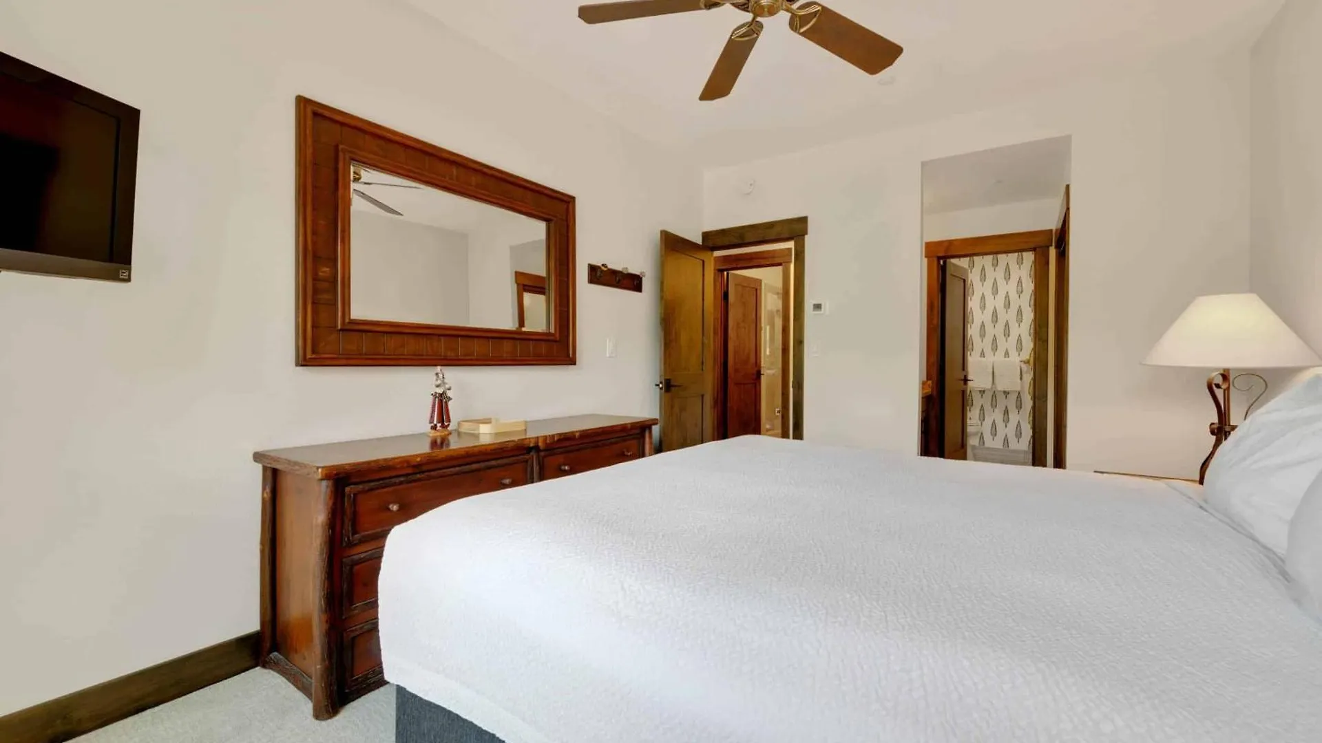 Highlands 305 By East West Hospitality * Beaver Creek