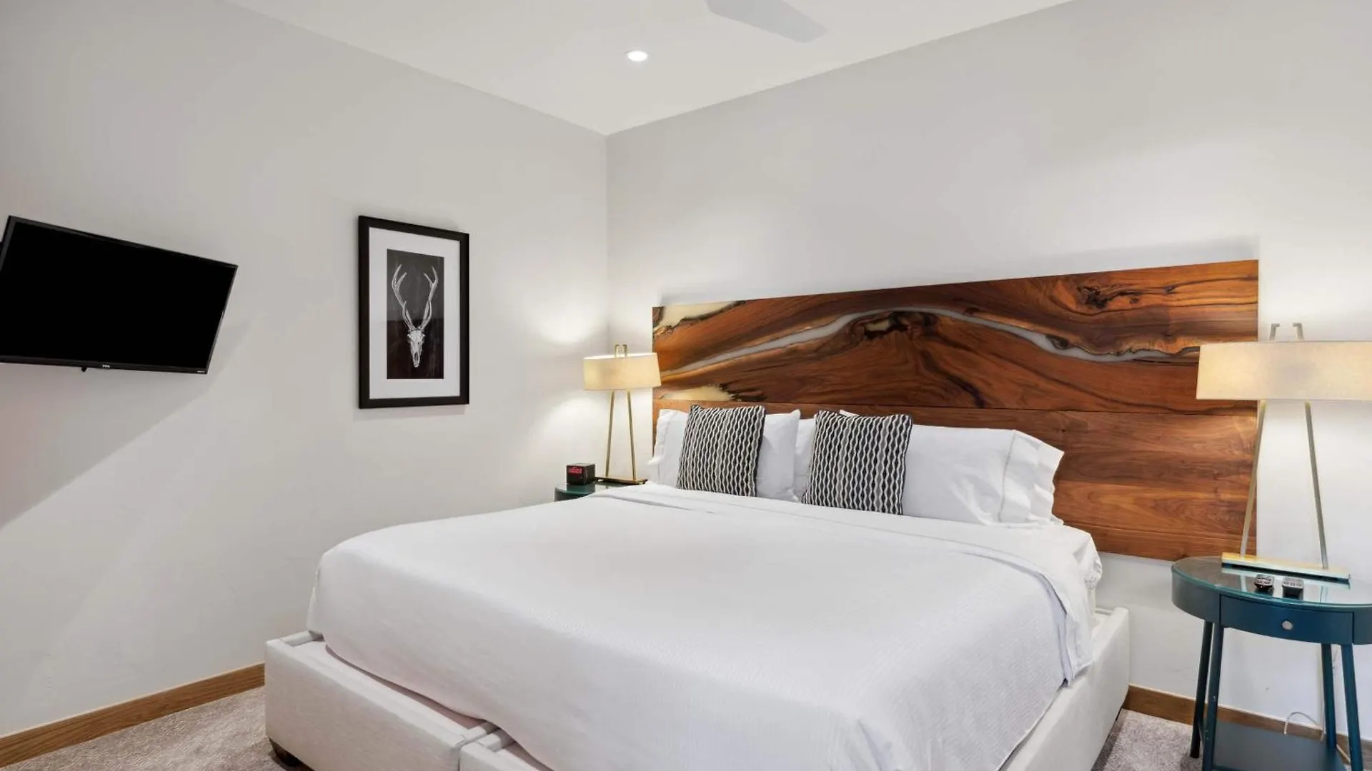 Apartment Riverfront 308 By East West Hospitality Beaver Creek