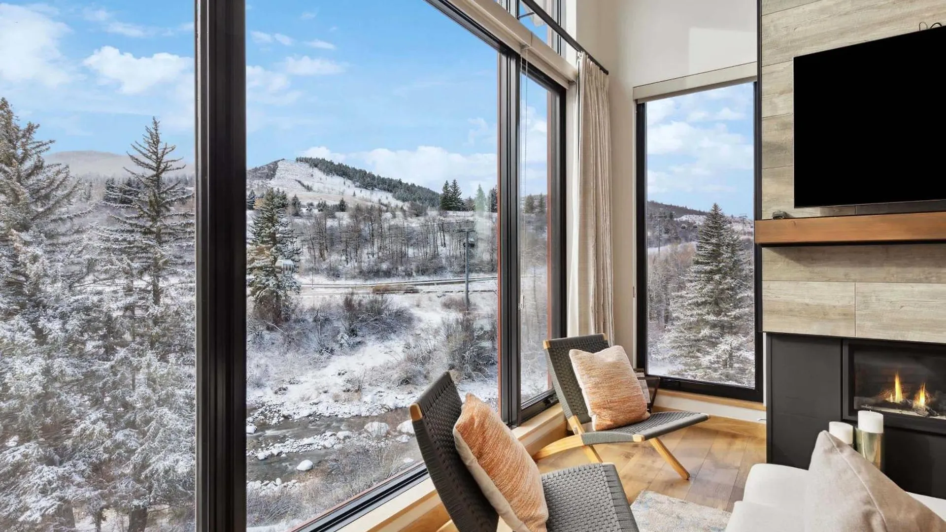 Riverfront 308 By East West Hospitality