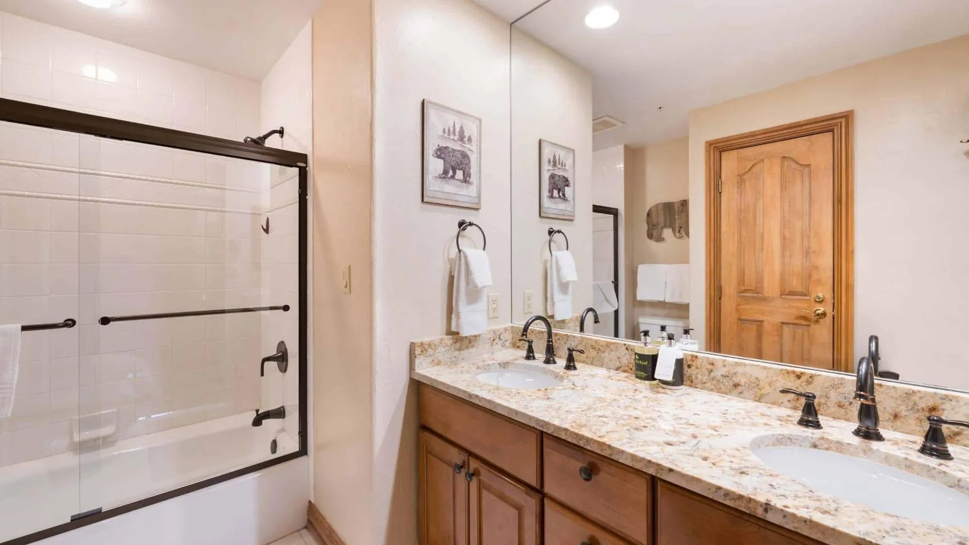 Oxford Court 305 By East West Hospitality Apartment *