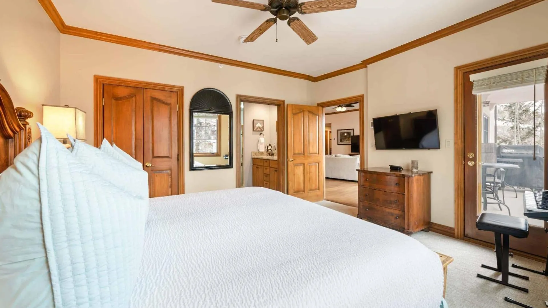 Oxford Court 305 By East West Hospitality Apartment Beaver Creek