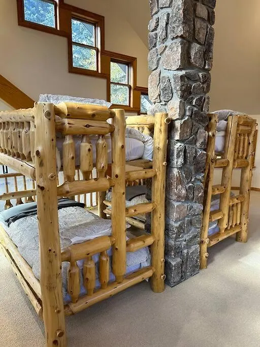 5 Bed With Loft 6ba In And Out Amazing Views *